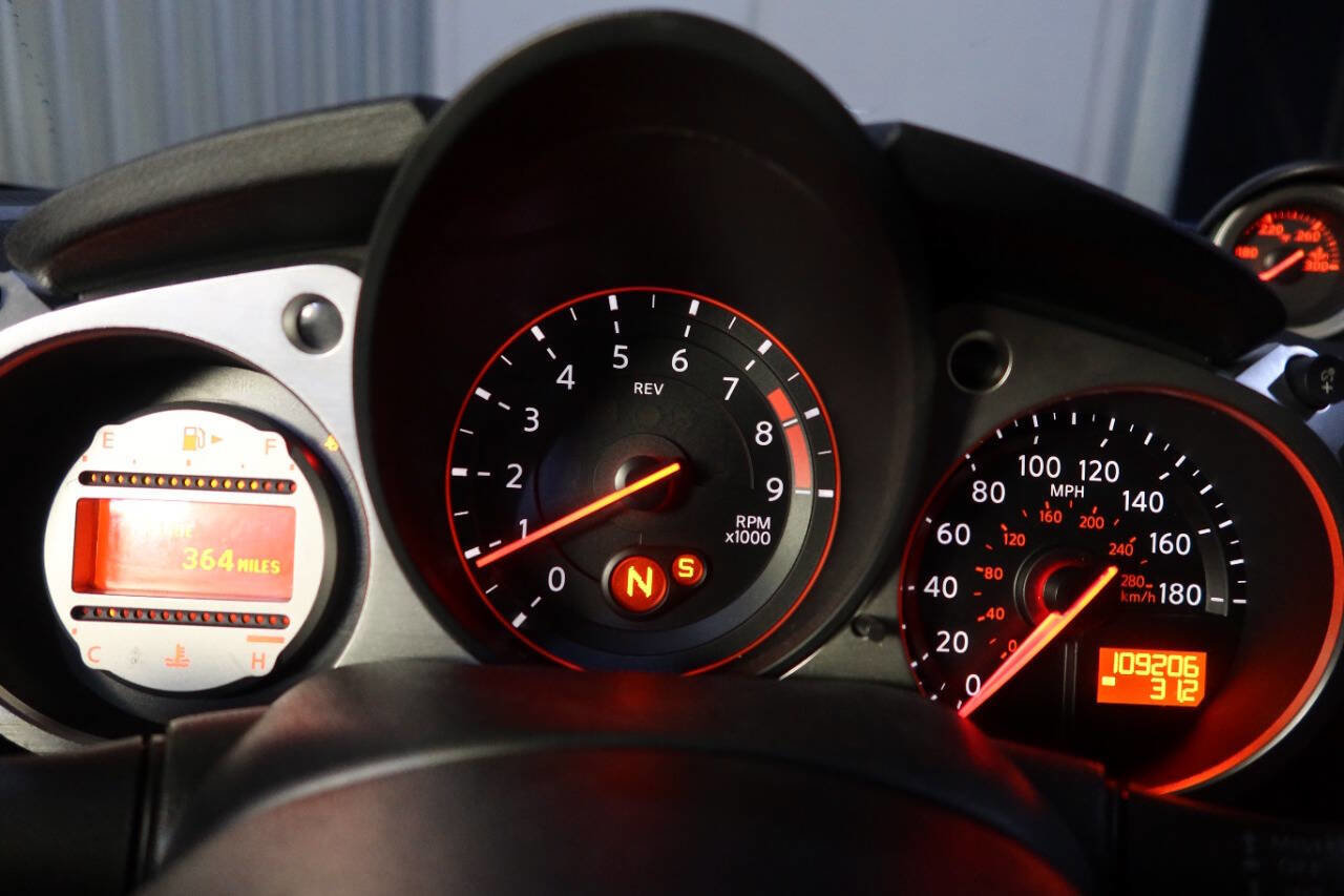 Used 2009 Nissan 370Z Touring w/ Sport Pkg image 19