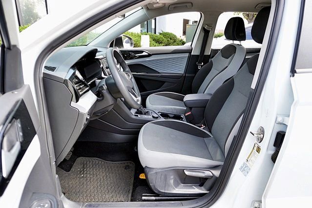 Used 2022 Volkswagen Taos S image 14