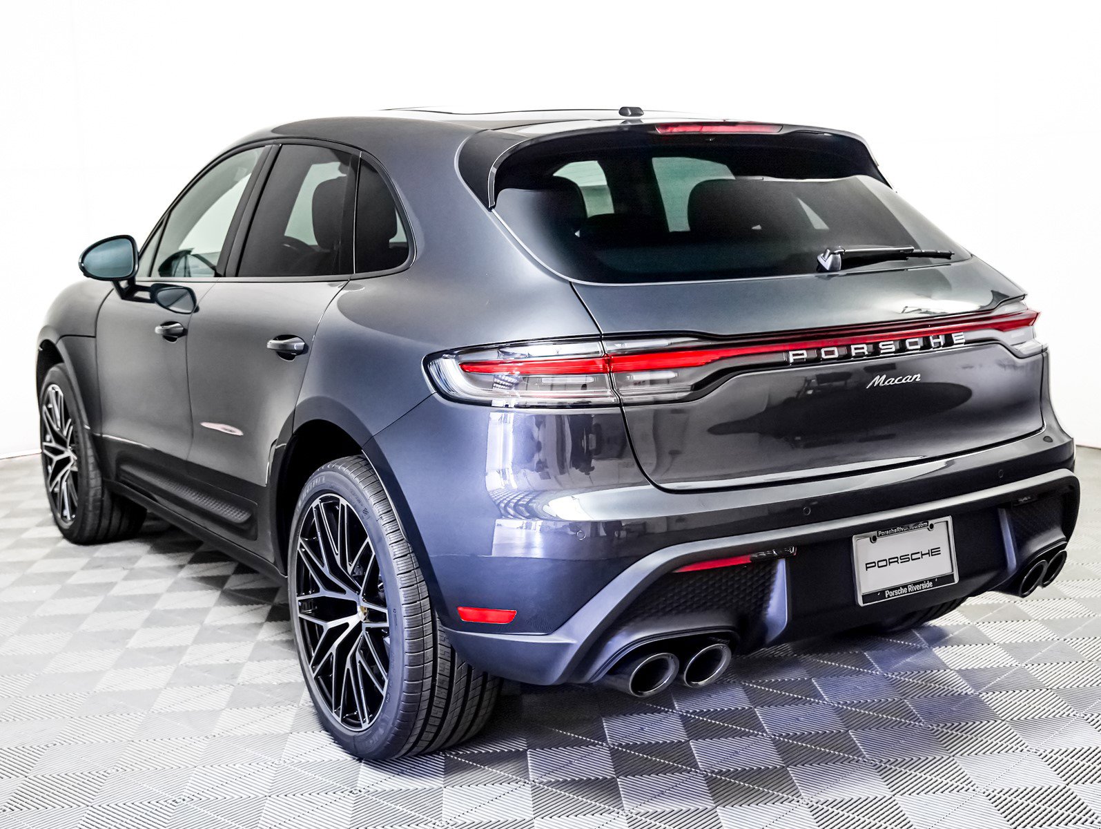 New 2026 Porsche Macan image 3