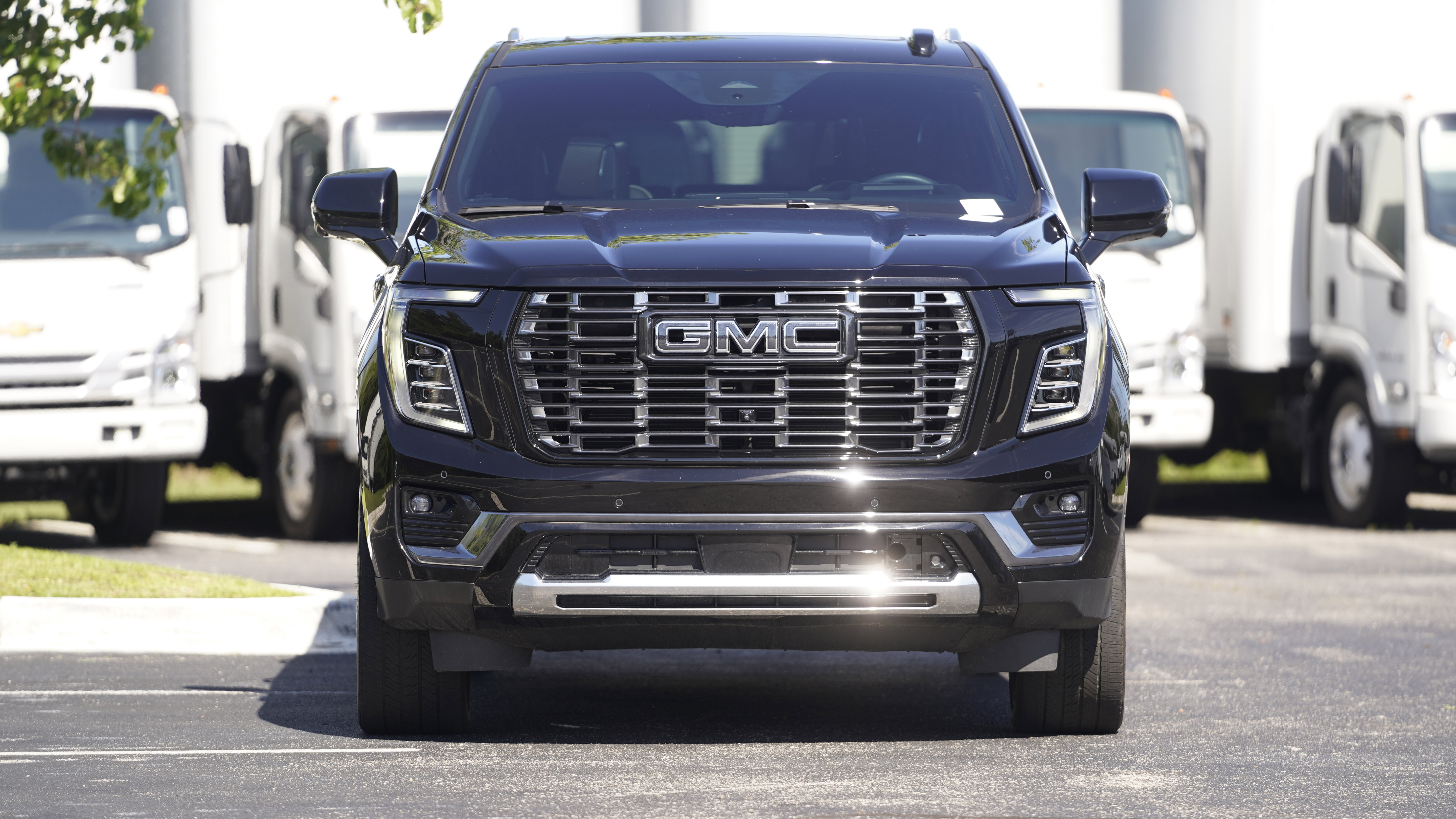 Used 2025 GMC Yukon XL Denali Ultimate AWD/4WD image 37