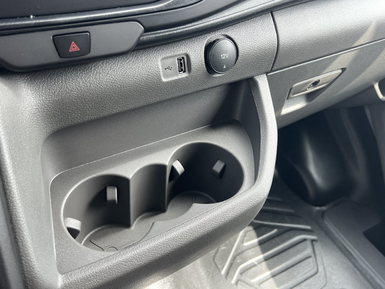 New 2027 Ford Transit 250 148 Medium Roof w/ Load Area Protection Package RWD image 7