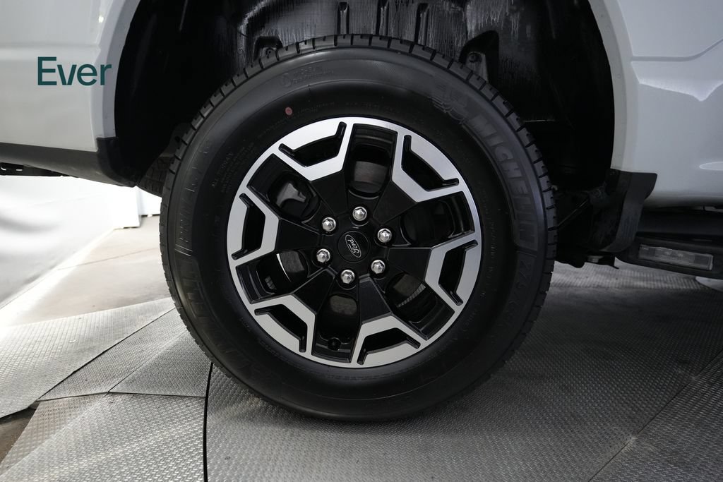 Used 2023 Ford F150 Lightning XLT AWD/4WD image 16