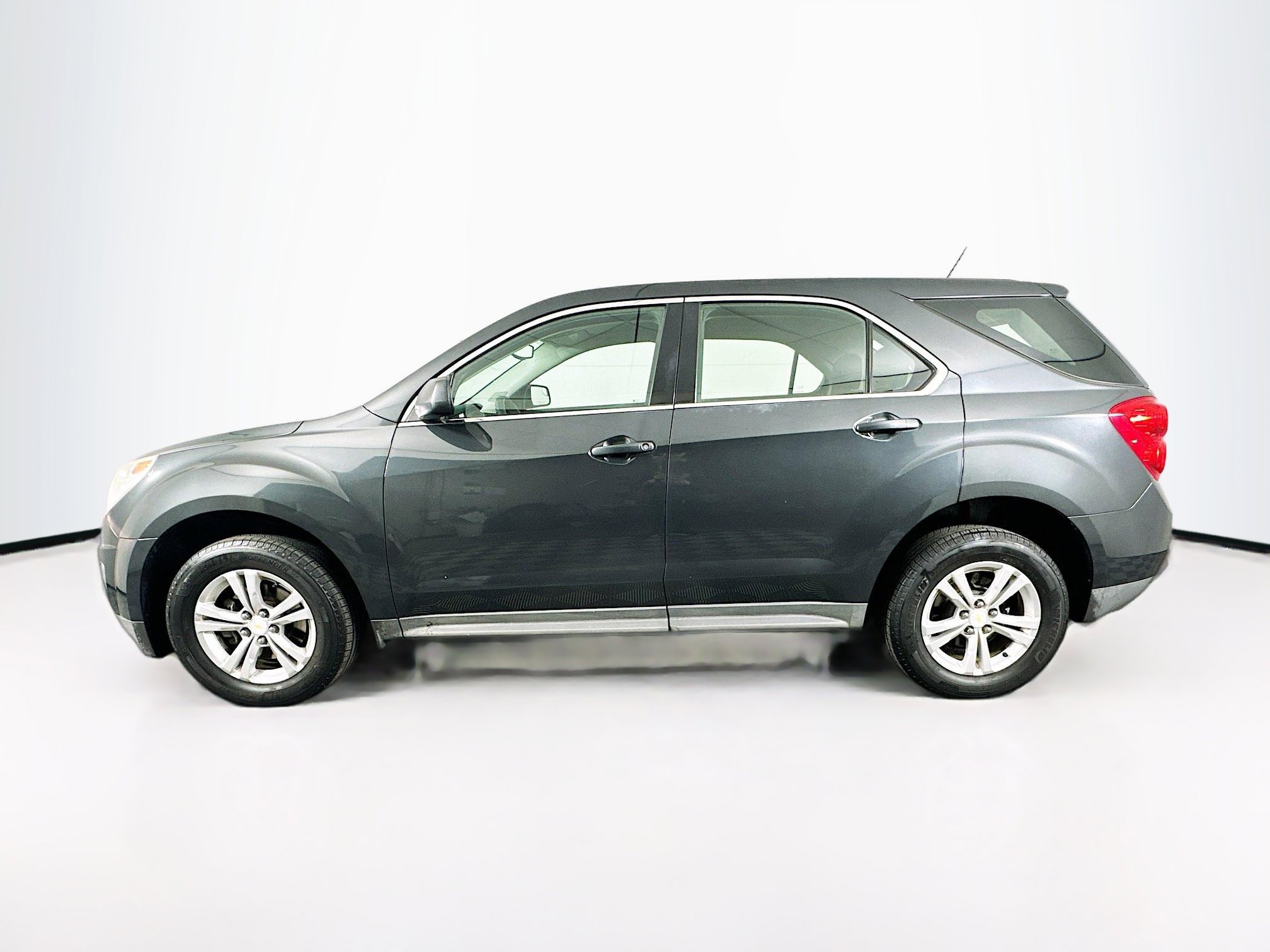 Used 2013 Chevrolet Equinox LS AWD/4WD image 4