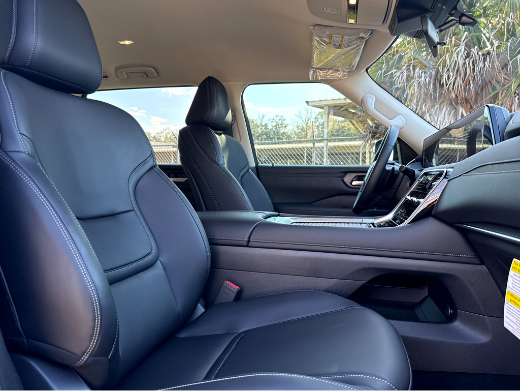 New 2026 Nissan Armada SV image 9