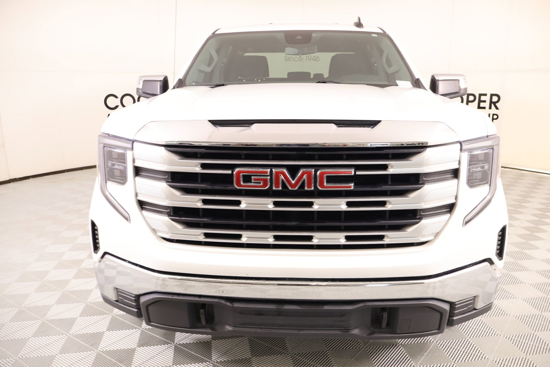 Used 2023 GMC Sierra 1500 SLE AWD/4WD image 9
