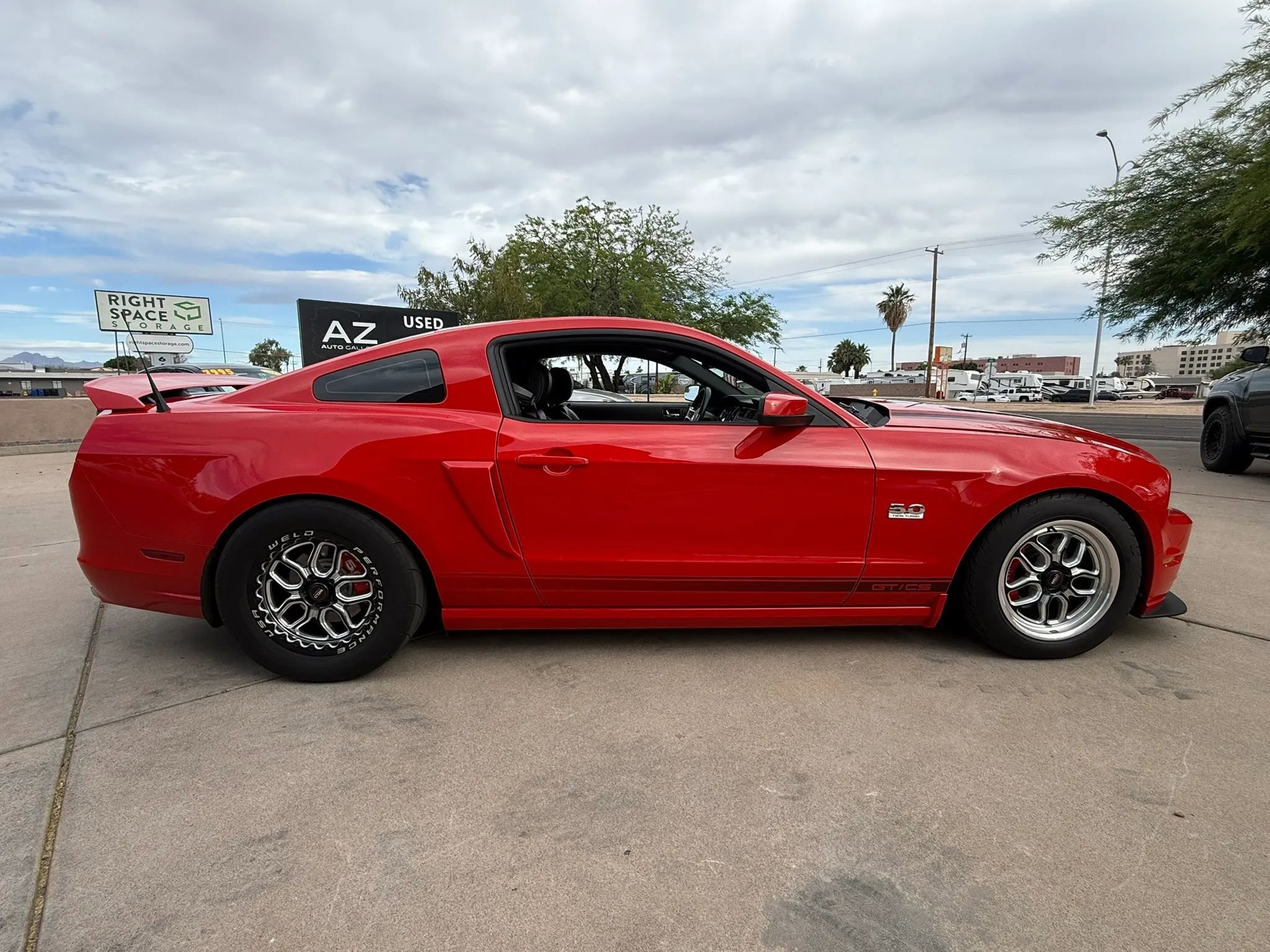Used 2013 Ford Mustang GT Premium RWD image 11