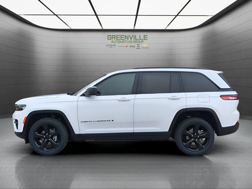 New 2025 Jeep Grand Cherokee Altitude image 2
