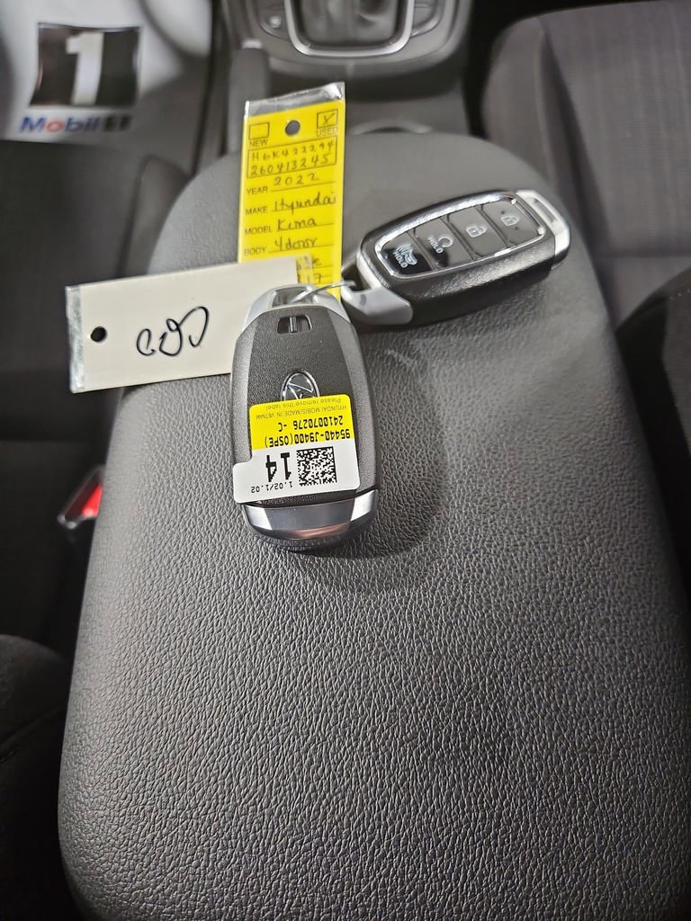 Certified 2022 Hyundai Kona SEL w/ Cargo Package AWD/4WD image 28