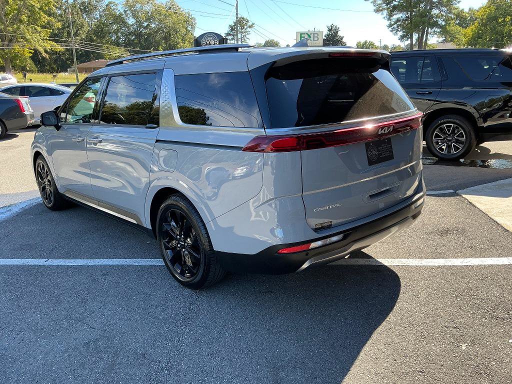 Used 2024 Kia Carnival SX Prestige FWD image 3