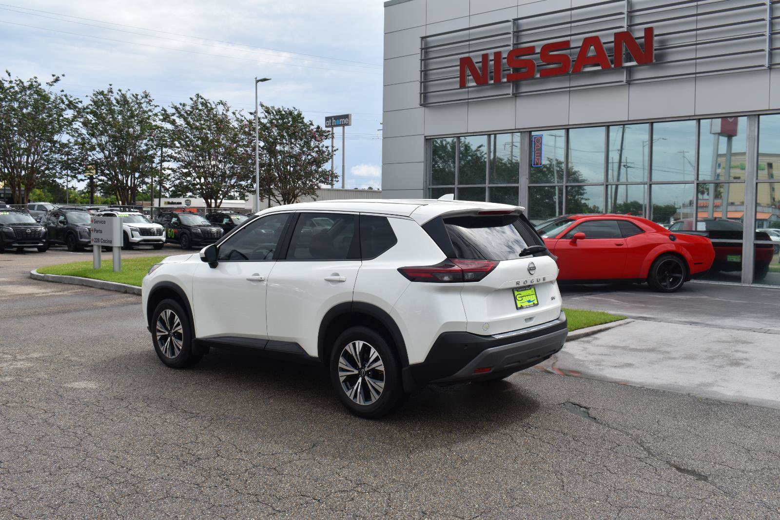 Used 2023 Nissan Rogue SV FWD image 5