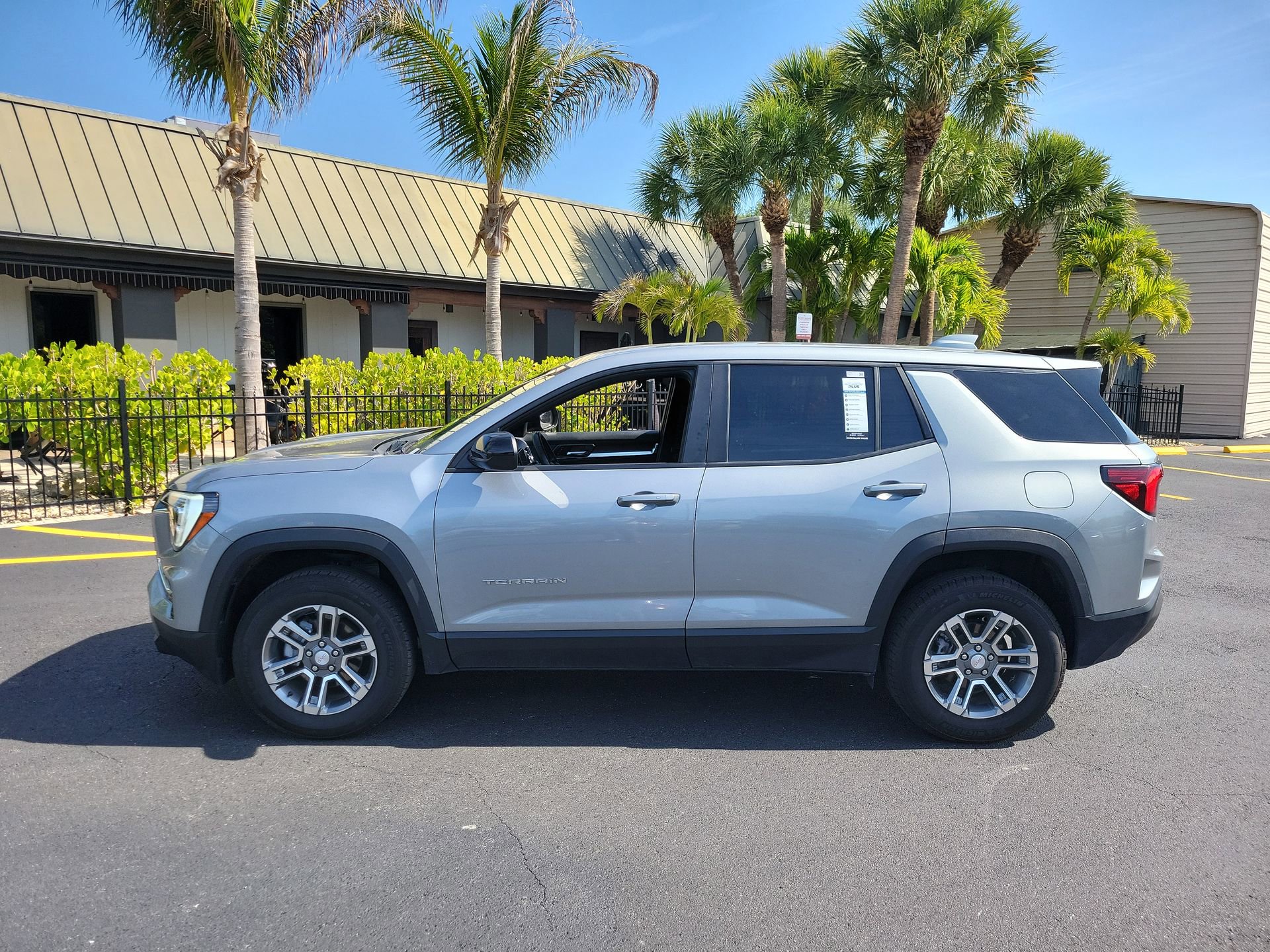 Used 2025 GMC Terrain Elevation FWD image 9
