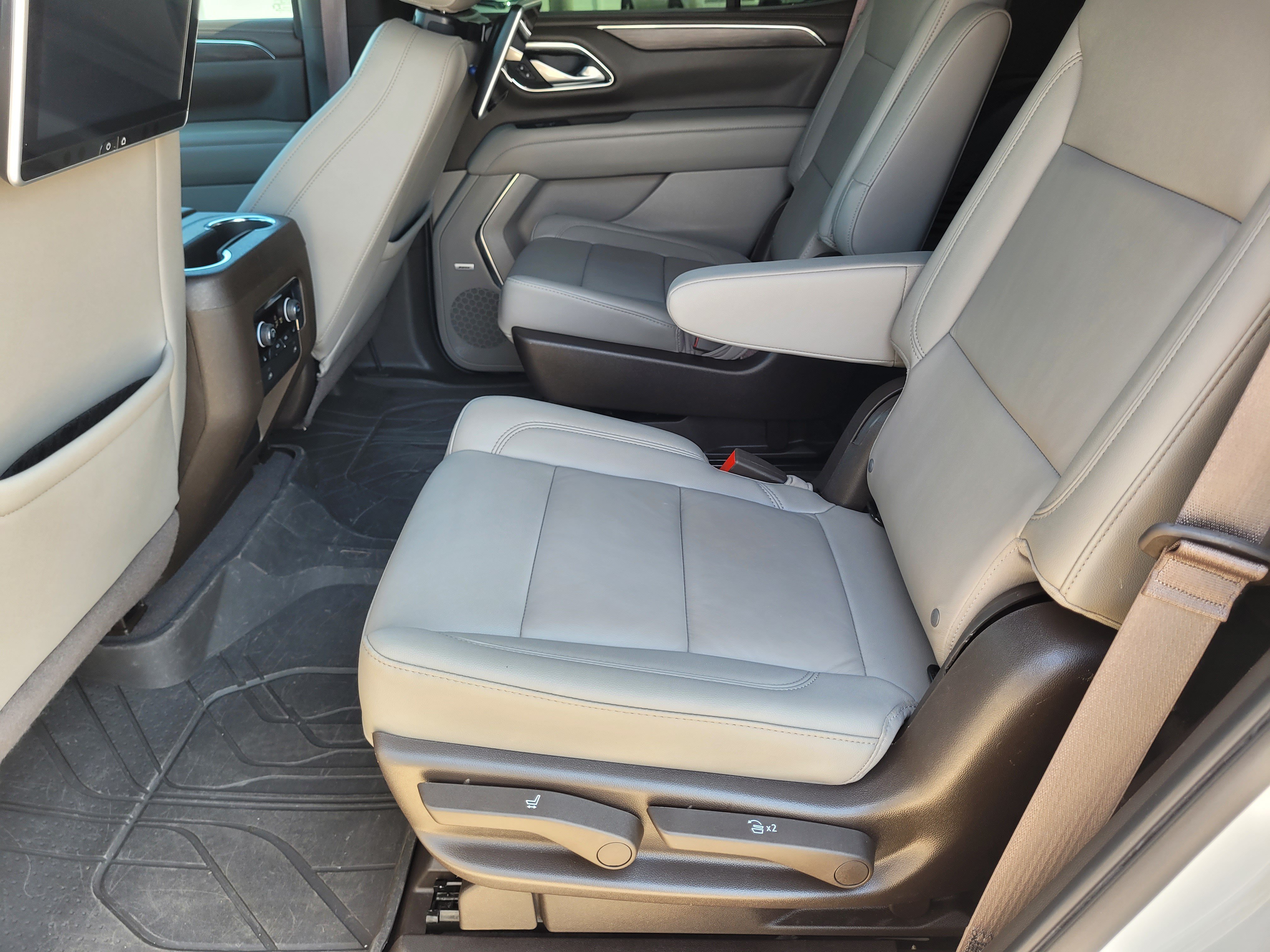 Used 2022 Chevrolet Tahoe LT w/ Luxury Package RWD image 25