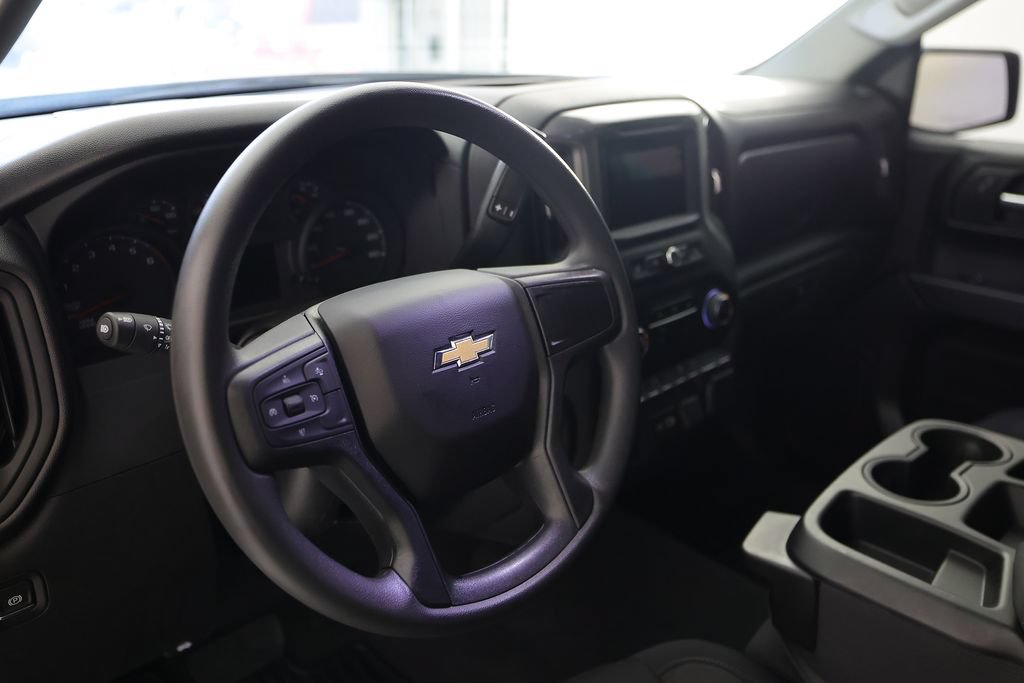 Used 2025 Chevrolet Silverado 1500 Custom RWD image 16