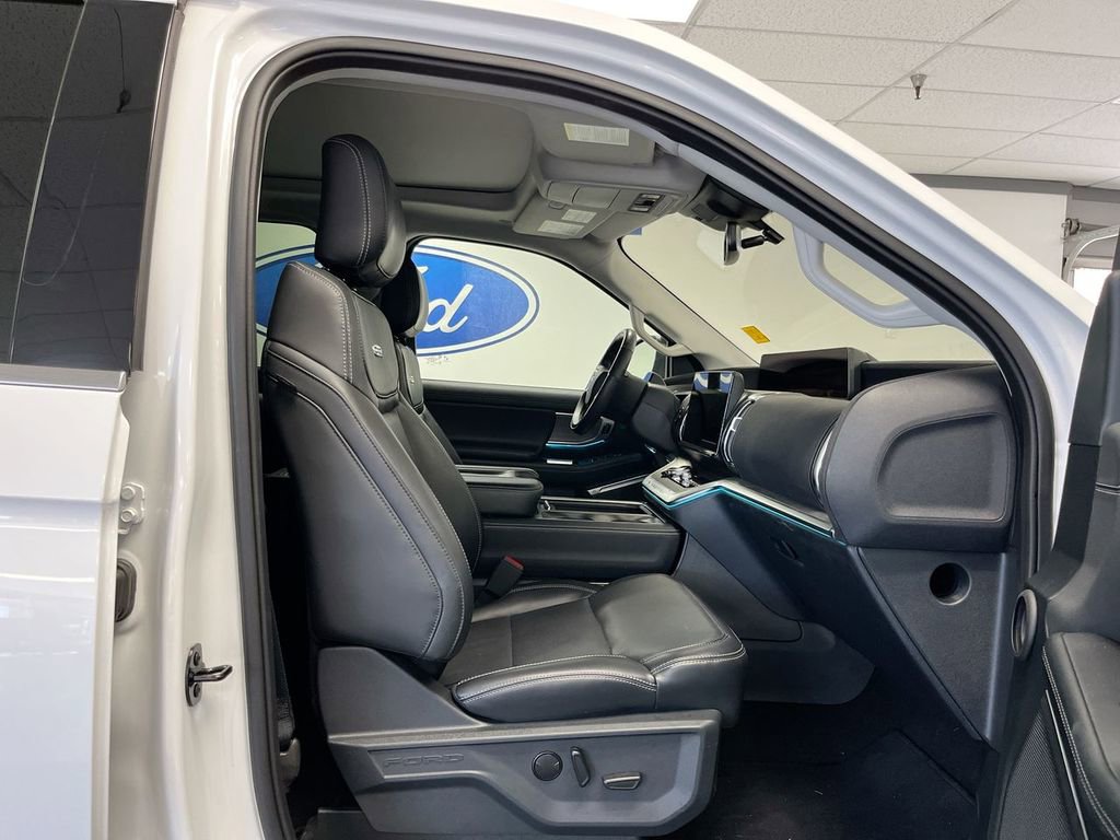 Used 2025 Ford Expedition Max Platinum AWD/4WD image 22