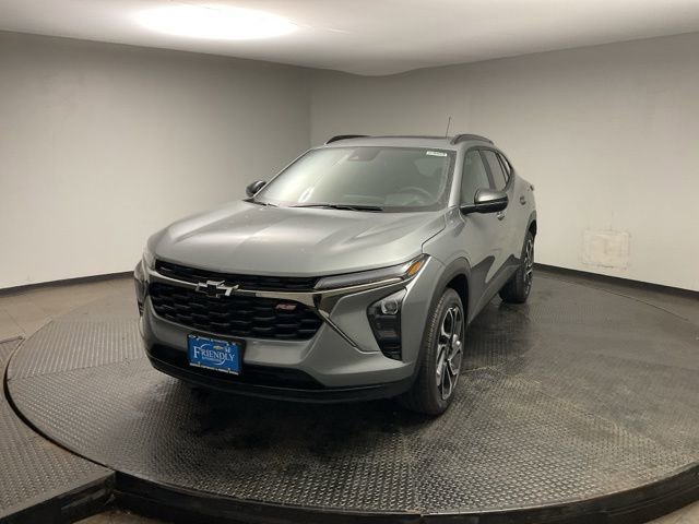 New 2026 Chevrolet Trax RS w/ Sunroof Package FWD image 3