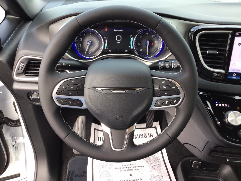 New 2027 Chrysler Pacifica LX FWD image 17