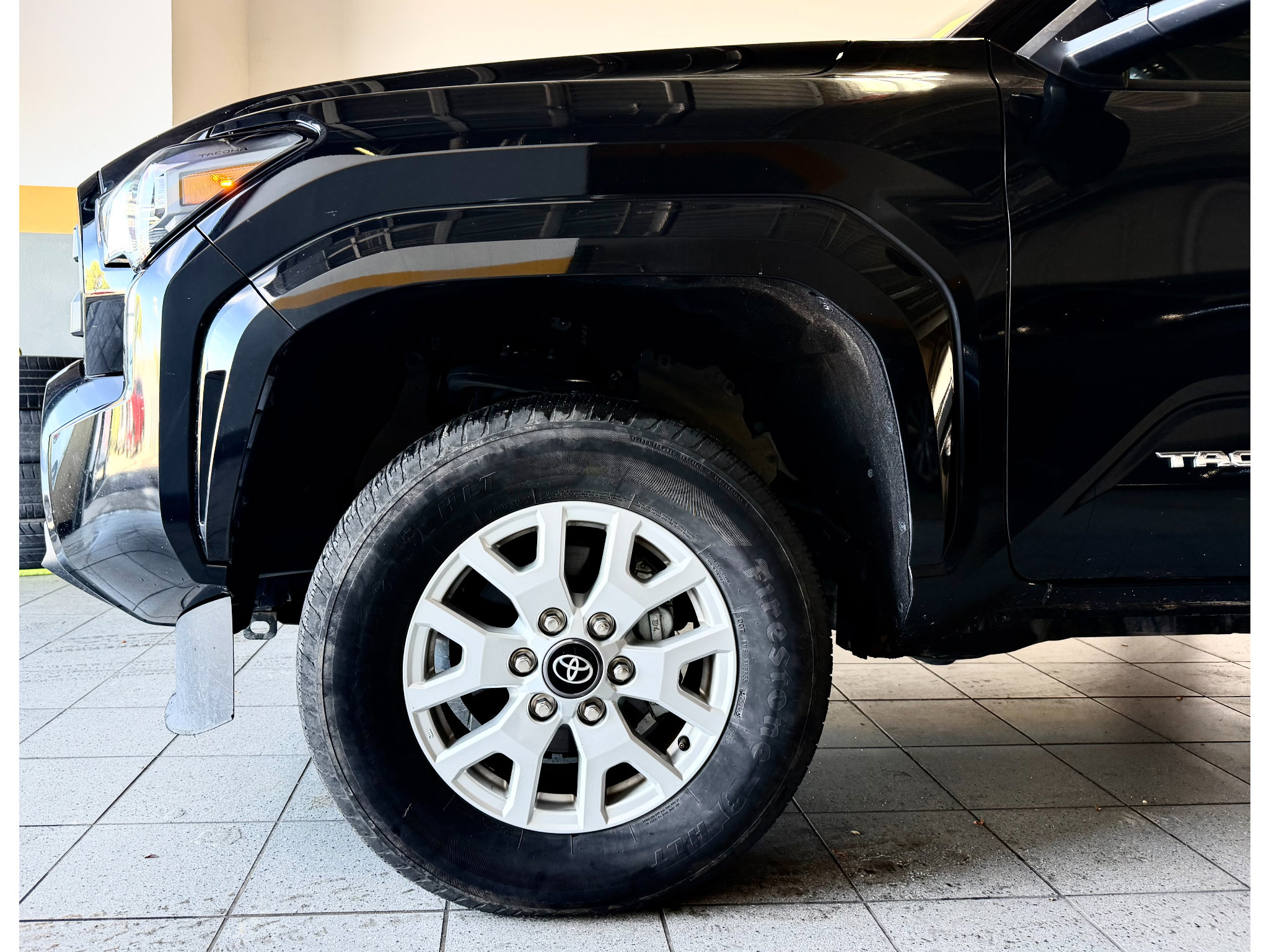 Used 2024 Toyota Tacoma SR5 AWD/4WD image 13