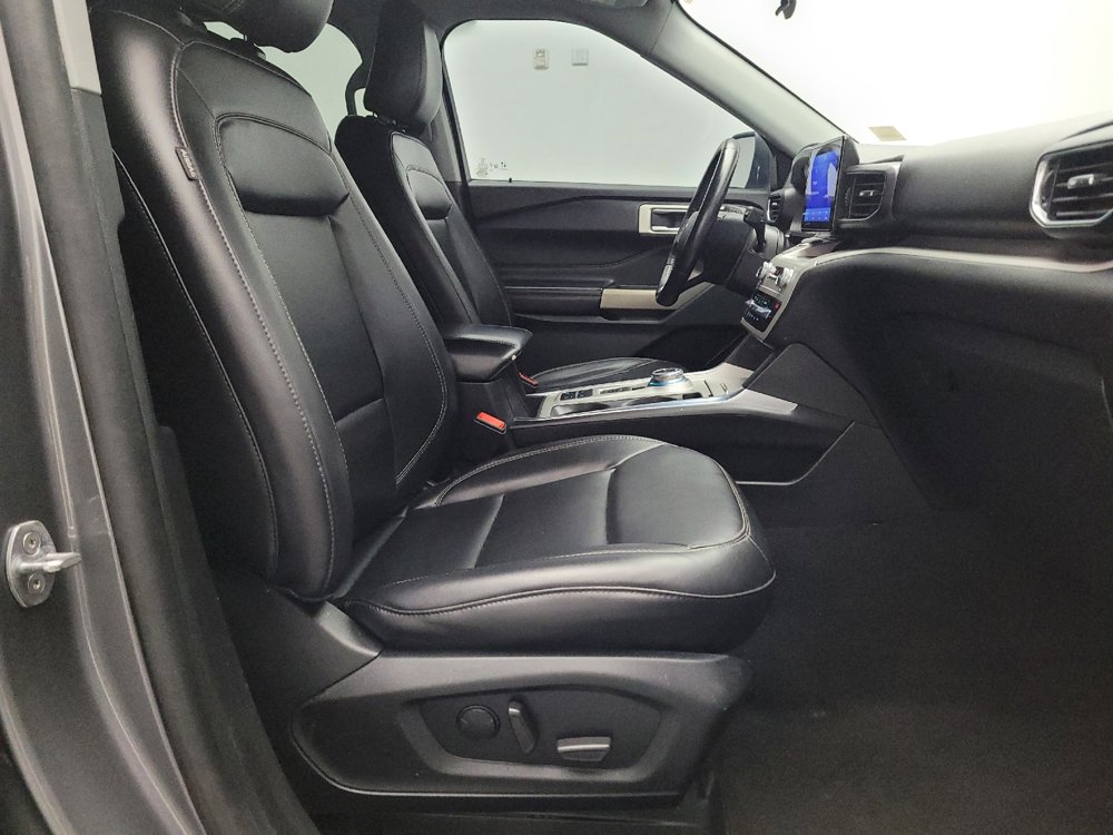 Used 2023 Ford Explorer XLT w/ Equipment Group 202A image 21
