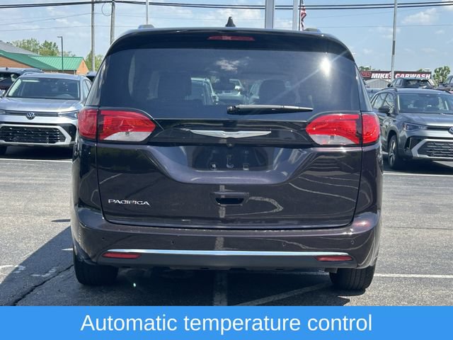 Used 2017 Chrysler Pacifica Touring-L Plus FWD image 6