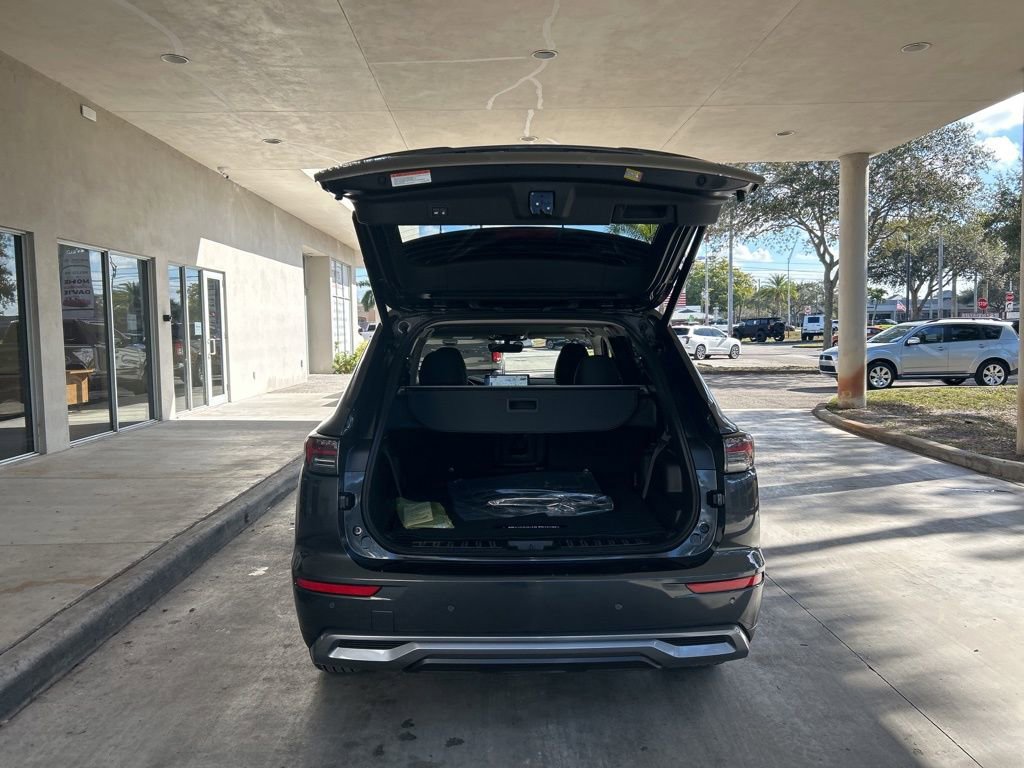 New 2026 Mitsubishi Outlander SE image 31