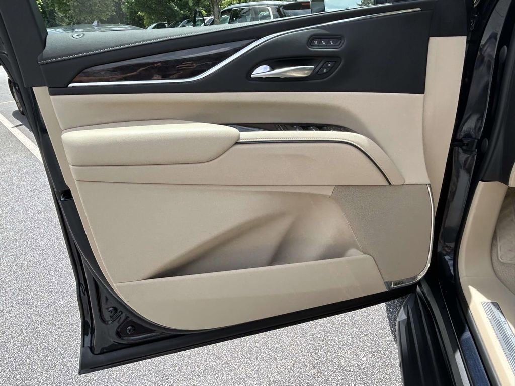 Certified 2023 Cadillac Escalade ESV Premium Luxury AWD/4WD image 16