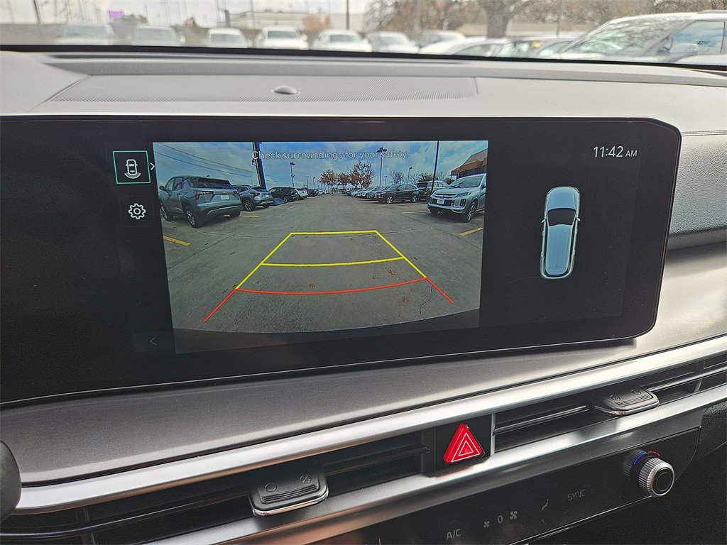 Used 2024 Kia Sorento S image 22
