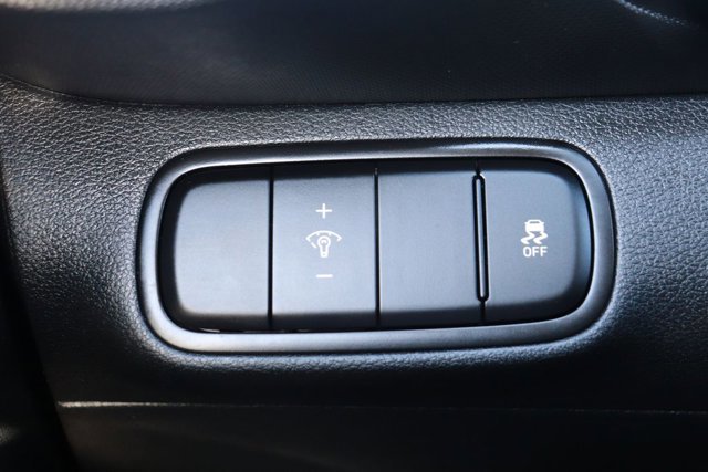 Used 2025 Hyundai Venue SEL image 22