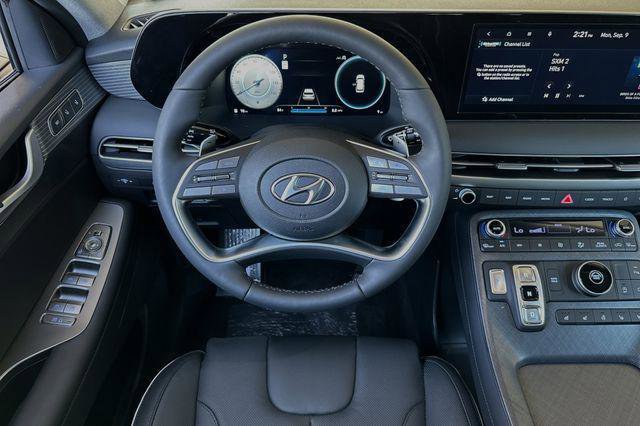 New 2025 Hyundai Palisade Limited FWD image 17