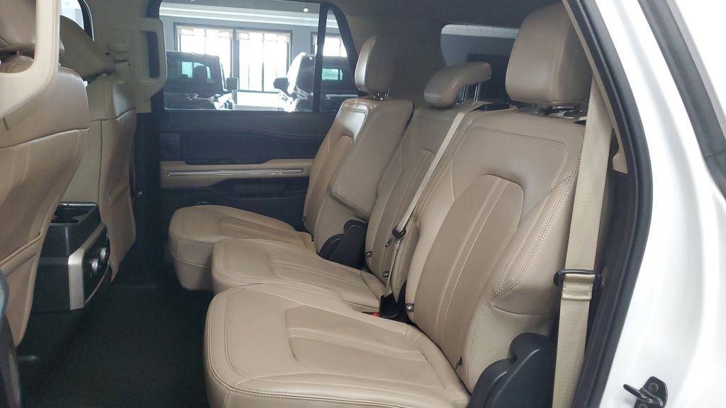 Used 2024 Ford Expedition Max Limited image 18