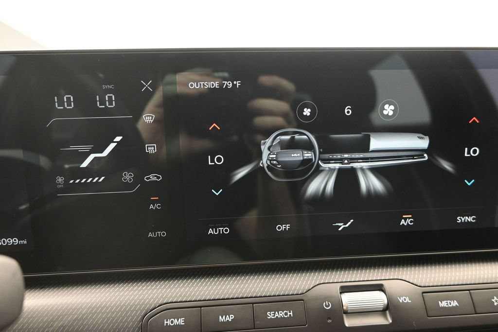 Certified 2025 Kia K4 EX w/ GT-Line Sunroof Package FWD image 23