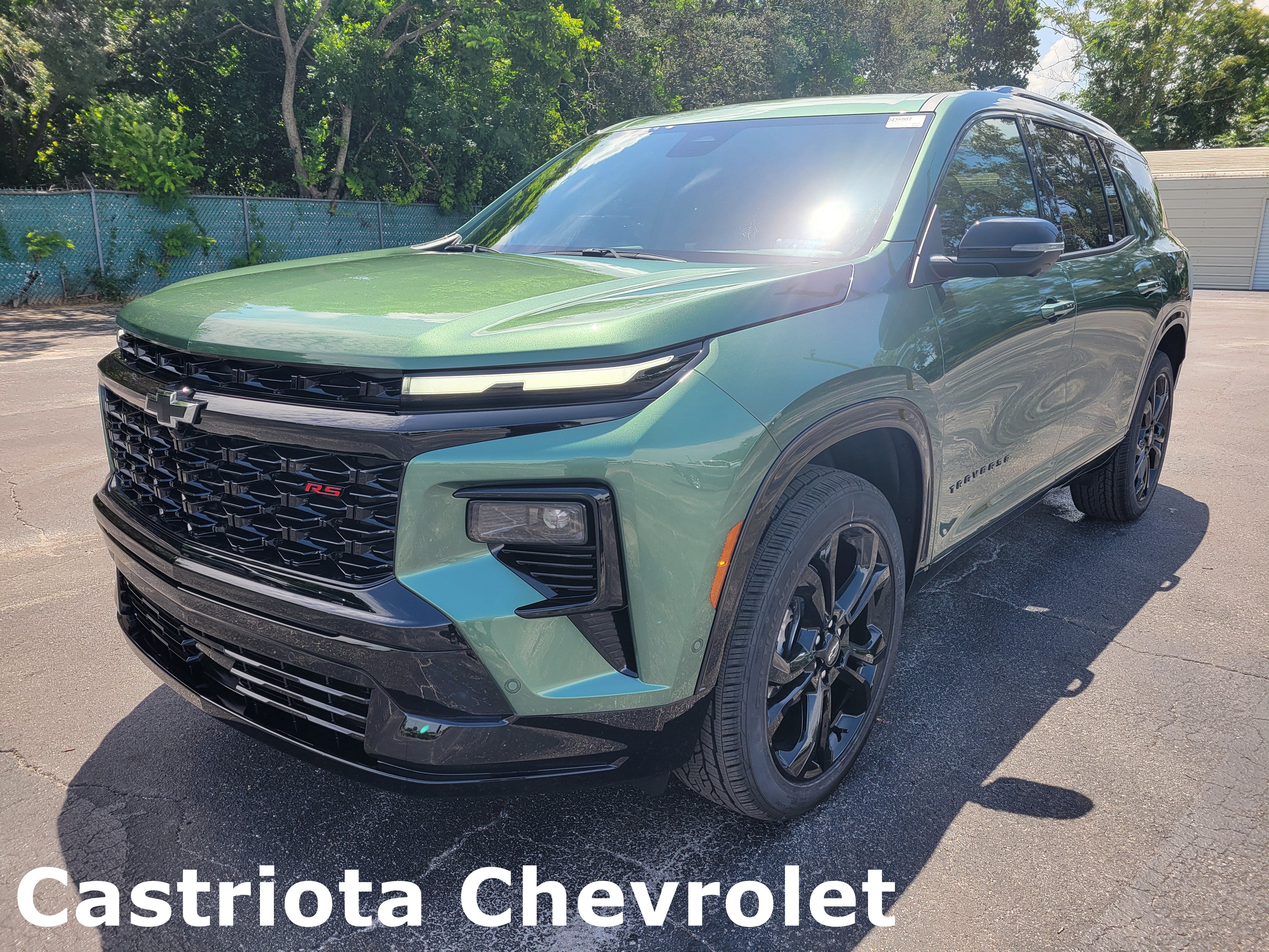 New 2027 Chevrolet Traverse RS w/ LPO, Floor Liner Package FWD image 1