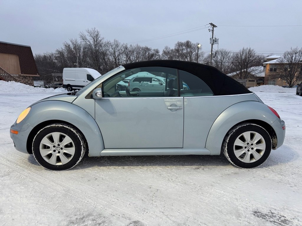 Used 2009 Volkswagen Beetle S image 9