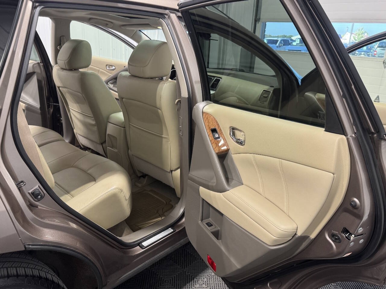 Used 2014 Nissan Murano LE AWD/4WD image 24