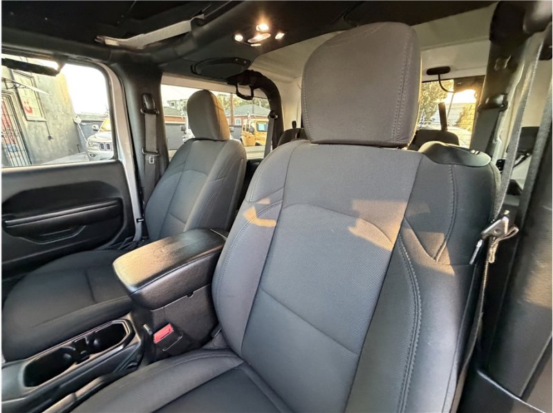 Used 2020 Jeep Wrangler Sport image 19