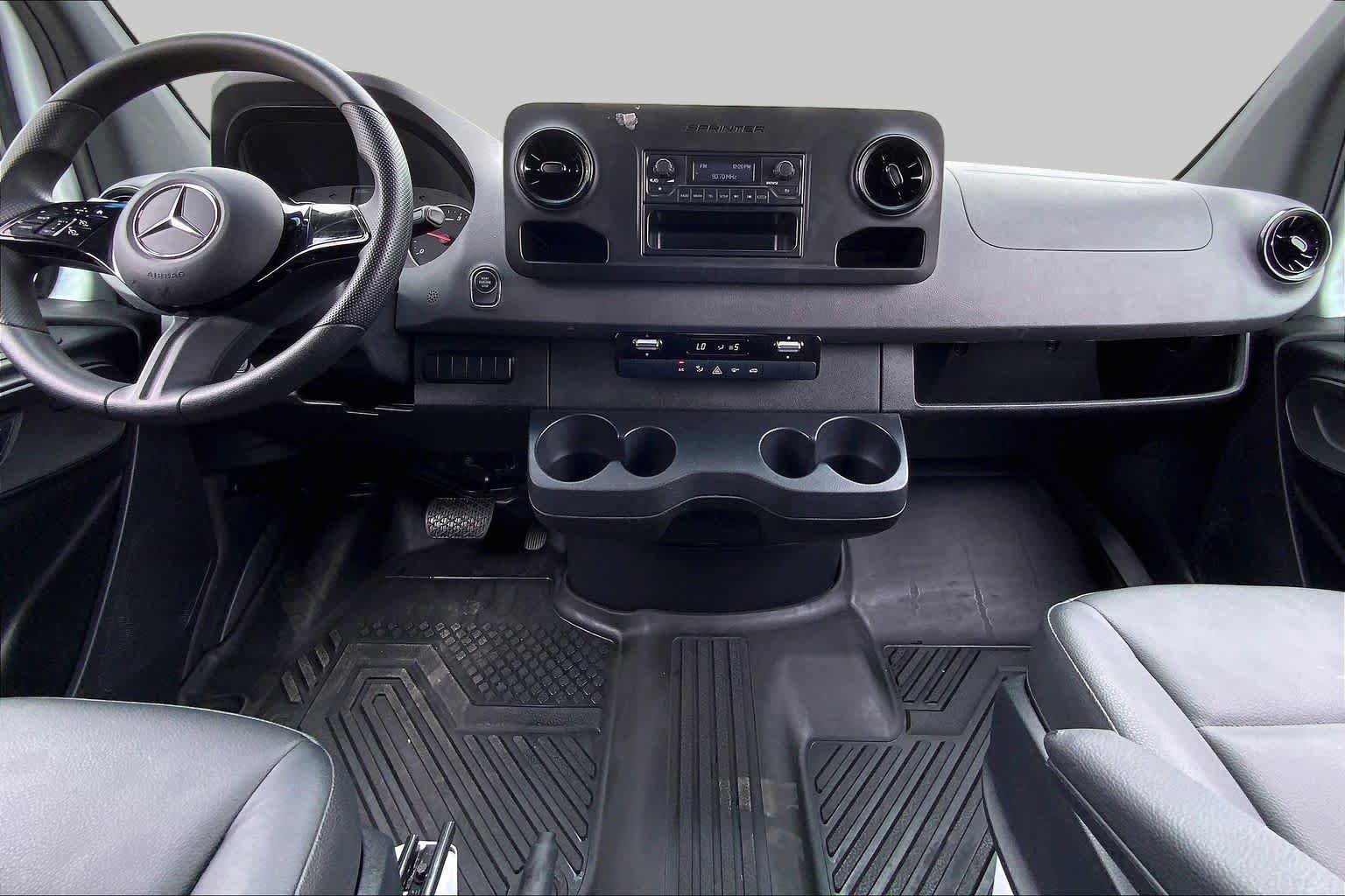 Used 2025 Mercedes-Benz Sprinter 2500 image 15