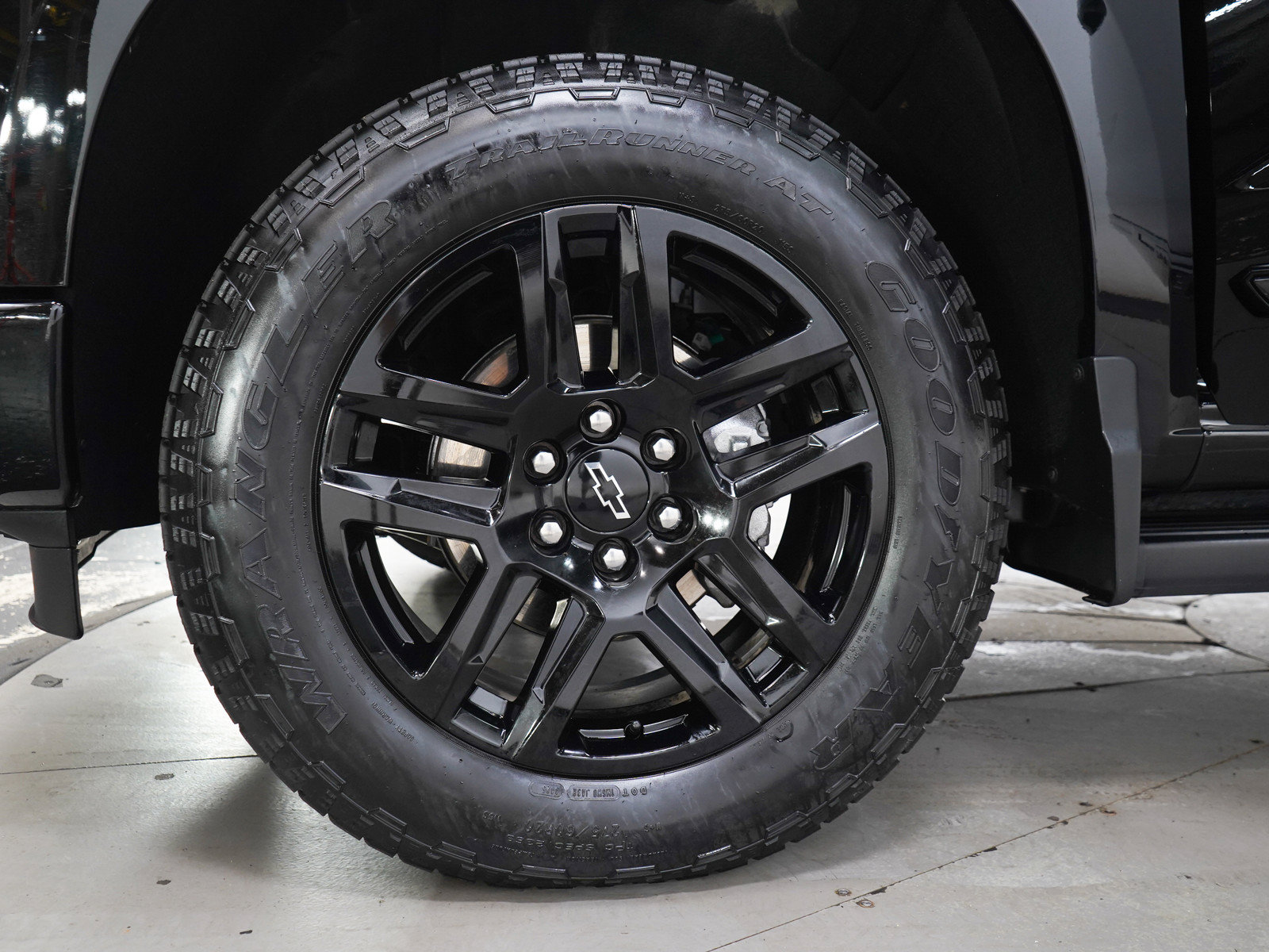 Used 2026 Chevrolet Silverado 1500 High Country w/ Midnight Edition AWD/4WD image 33