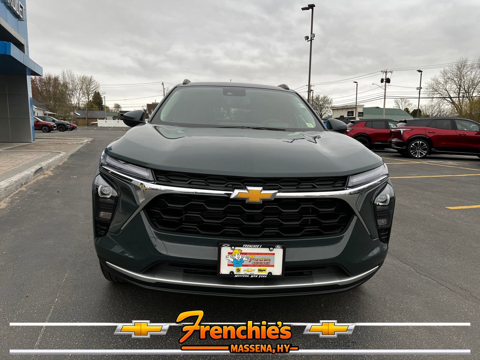 Used 2025 Chevrolet Trax LT w/ LT Convenience Package FWD image 2