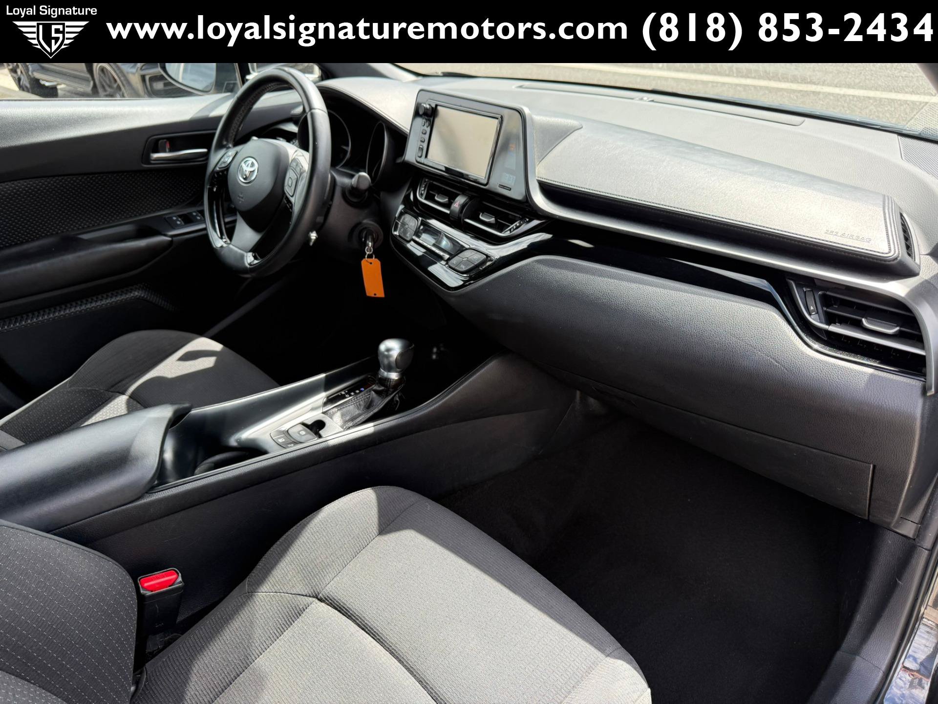 Used 2018 Toyota C-HR XLE FWD image 28