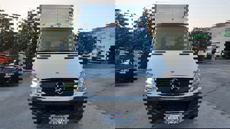 Used 2011 Mercedes-Benz Sprinter 3500 image 21