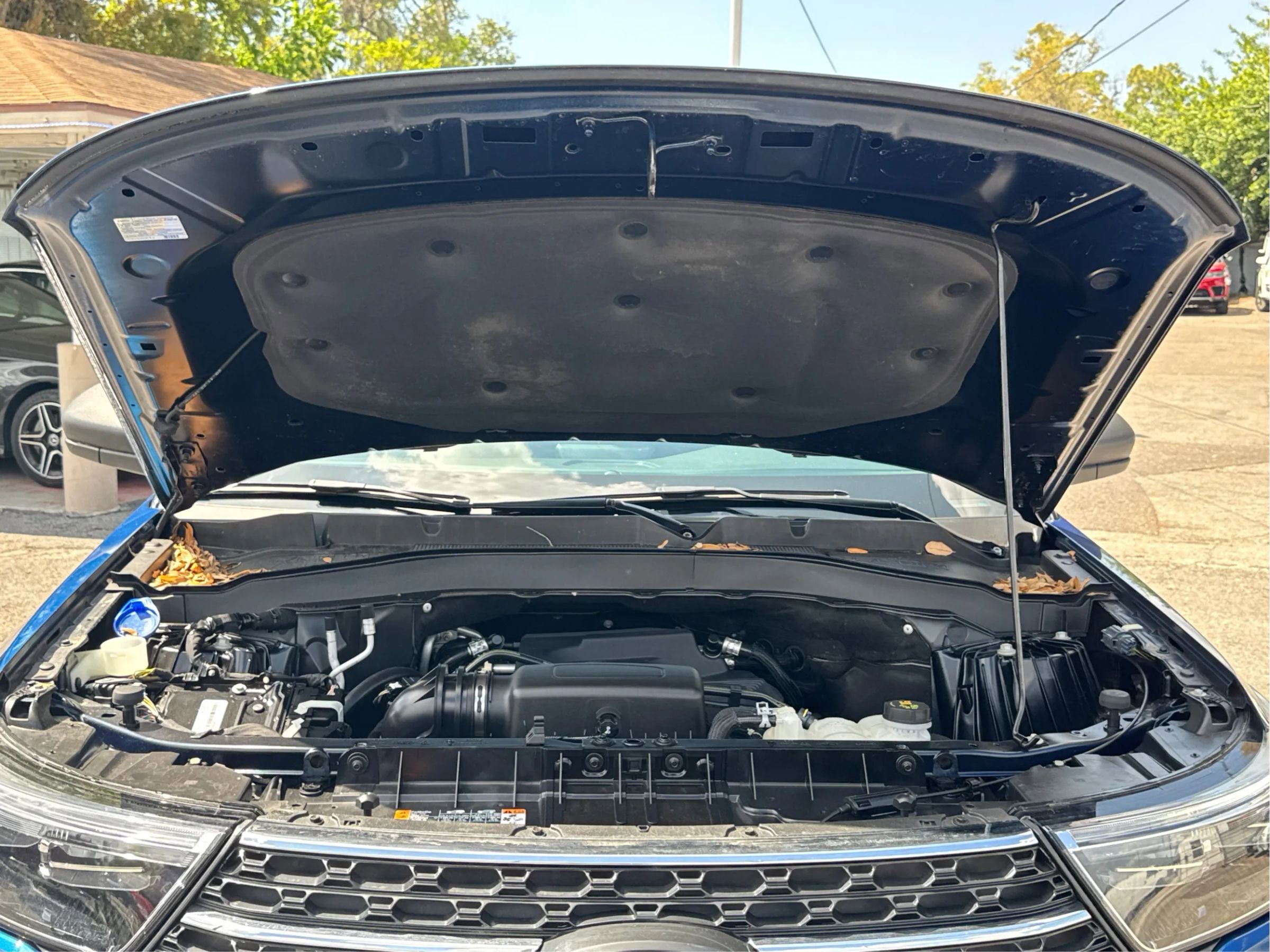 Used 2023 Ford Explorer XLT w/ Equipment Group 202A image 11