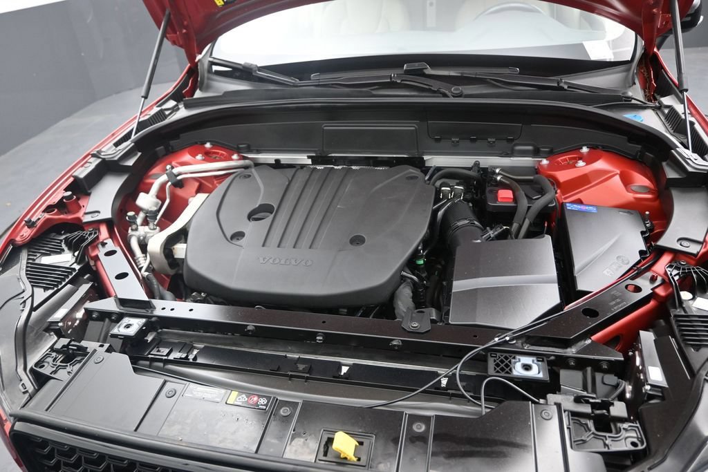 Certified 2024 Volvo XC60 B5 Core AWD/4WD image 11