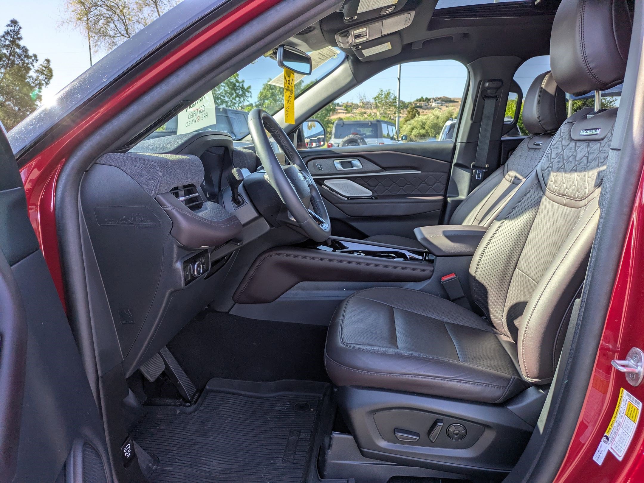 Used 2025 Ford Explorer Platinum w/ Ultimate Package image 17