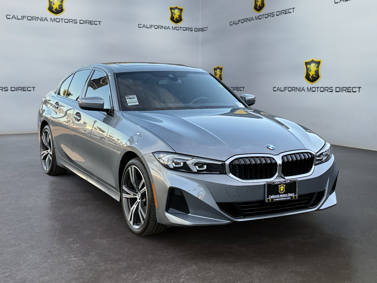 Used 2023 BMW 330i Sedan w/ Premium Package image 7