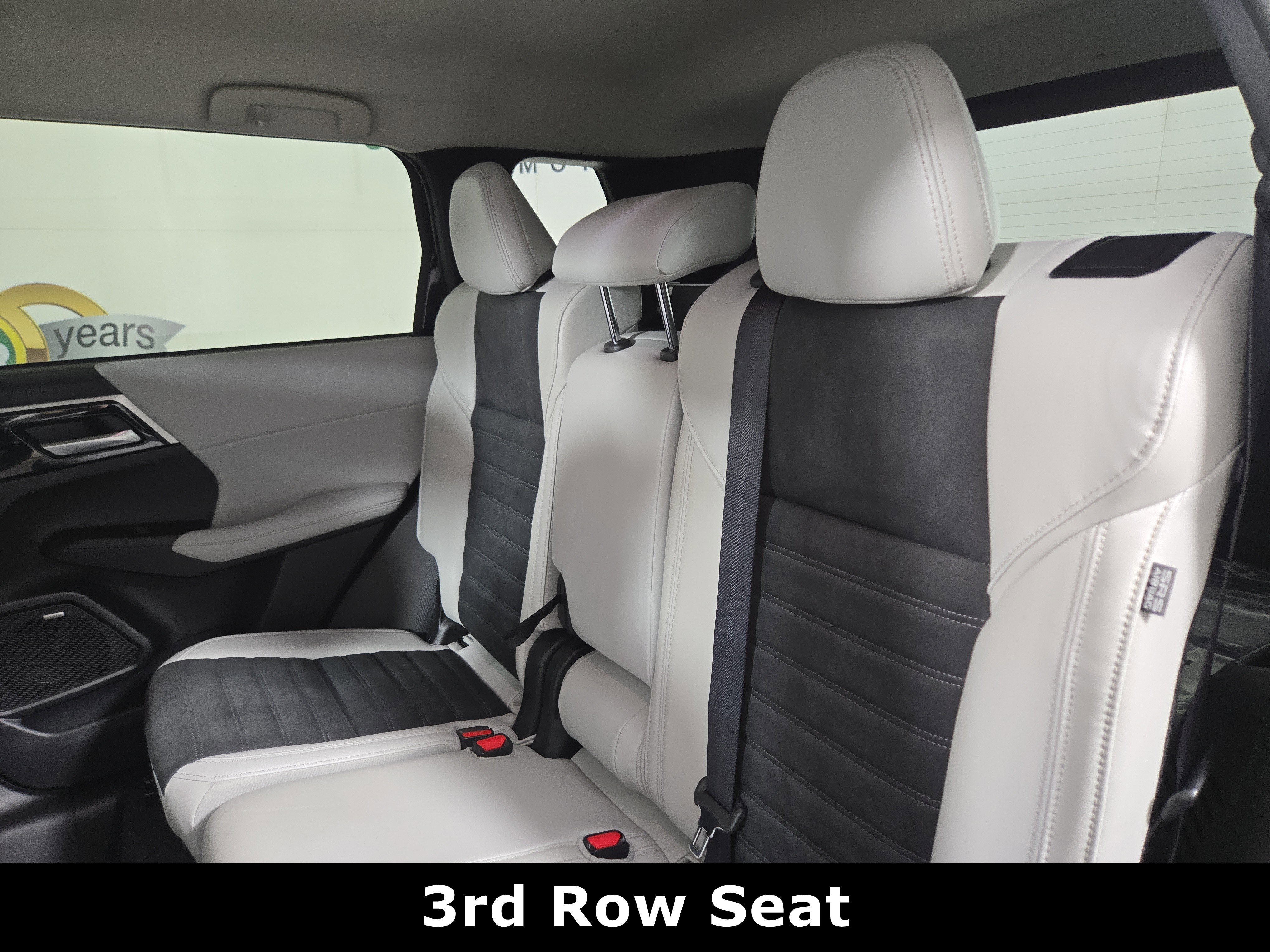 New 2026 Mitsubishi Outlander SE image 11