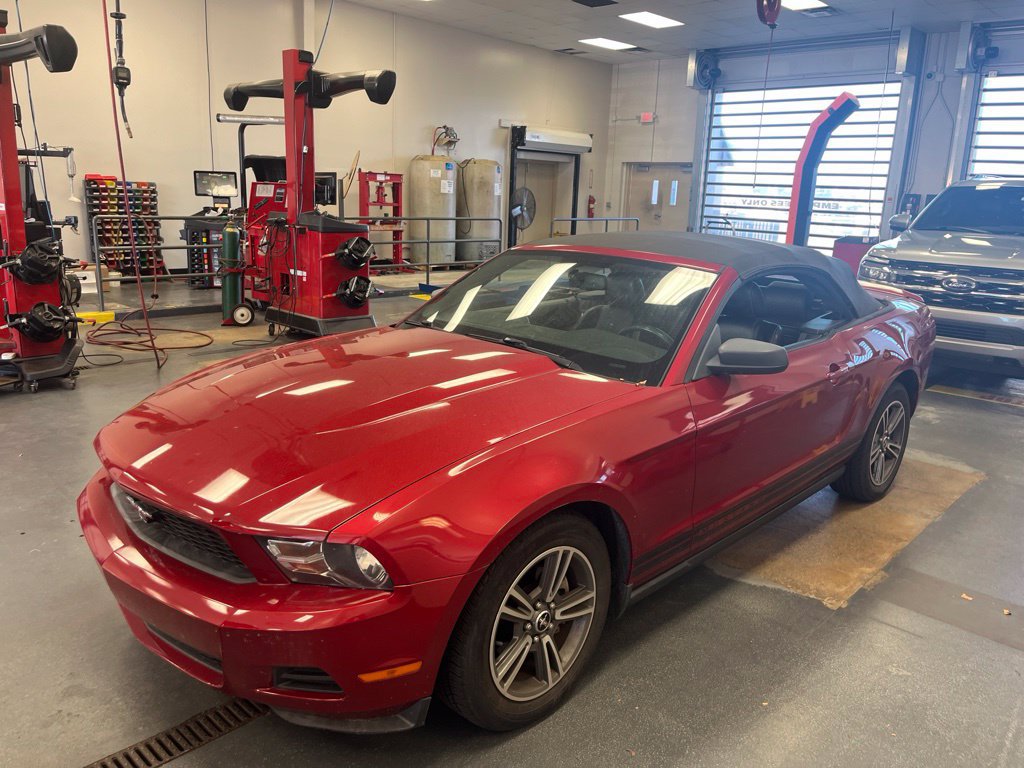 Used 2010 Ford Mustang Premium RWD image 6