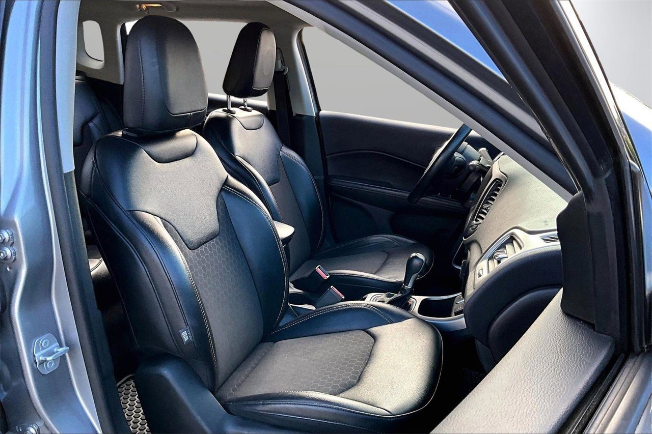 Certified 2019 Jeep Compass Latitude w/ Cold Weather Group image 21