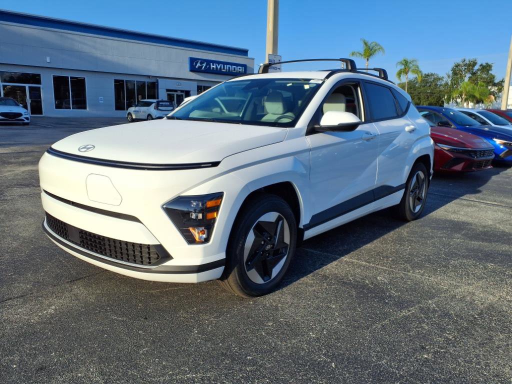 Used 2025 Hyundai Kona SEL image 3