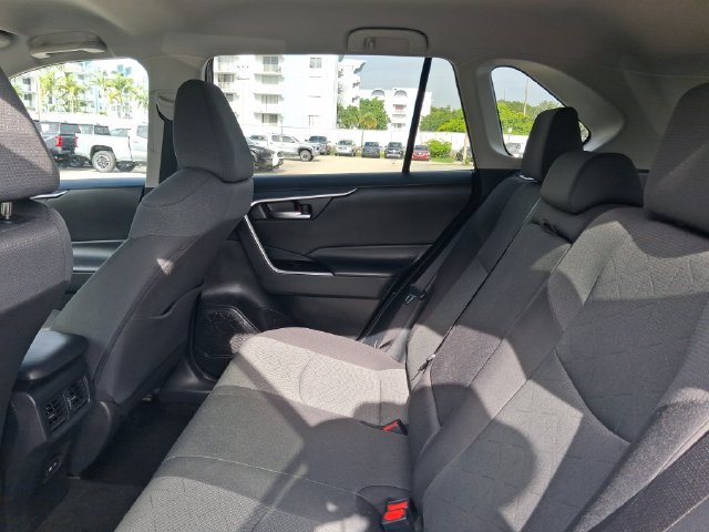 Used 2024 Toyota RAV4 XLE FWD image 6