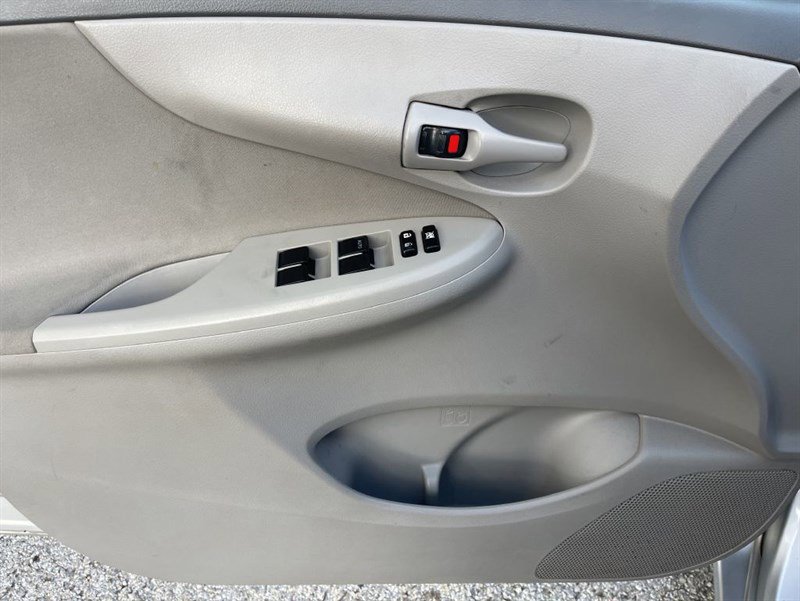 Used 2009 Toyota Corolla LE FWD image 9
