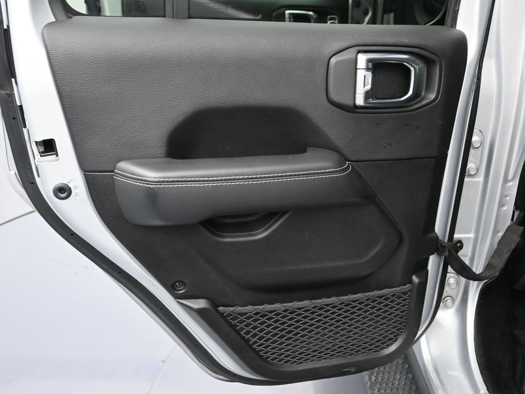 Used 2023 Jeep Wrangler Unlimited Sahara image 25